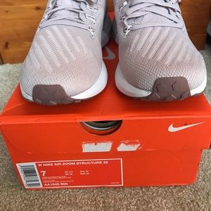 Women’s Nike  Air Zoom Structure 22 pink